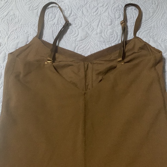 Lululemon Black Athletic Top. Size 6 or small. - Picture 7 of 8